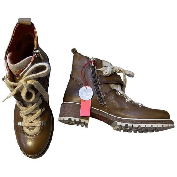 Pikolinos Aspe Lace Up Boots in Olive - Picture 3 of 13